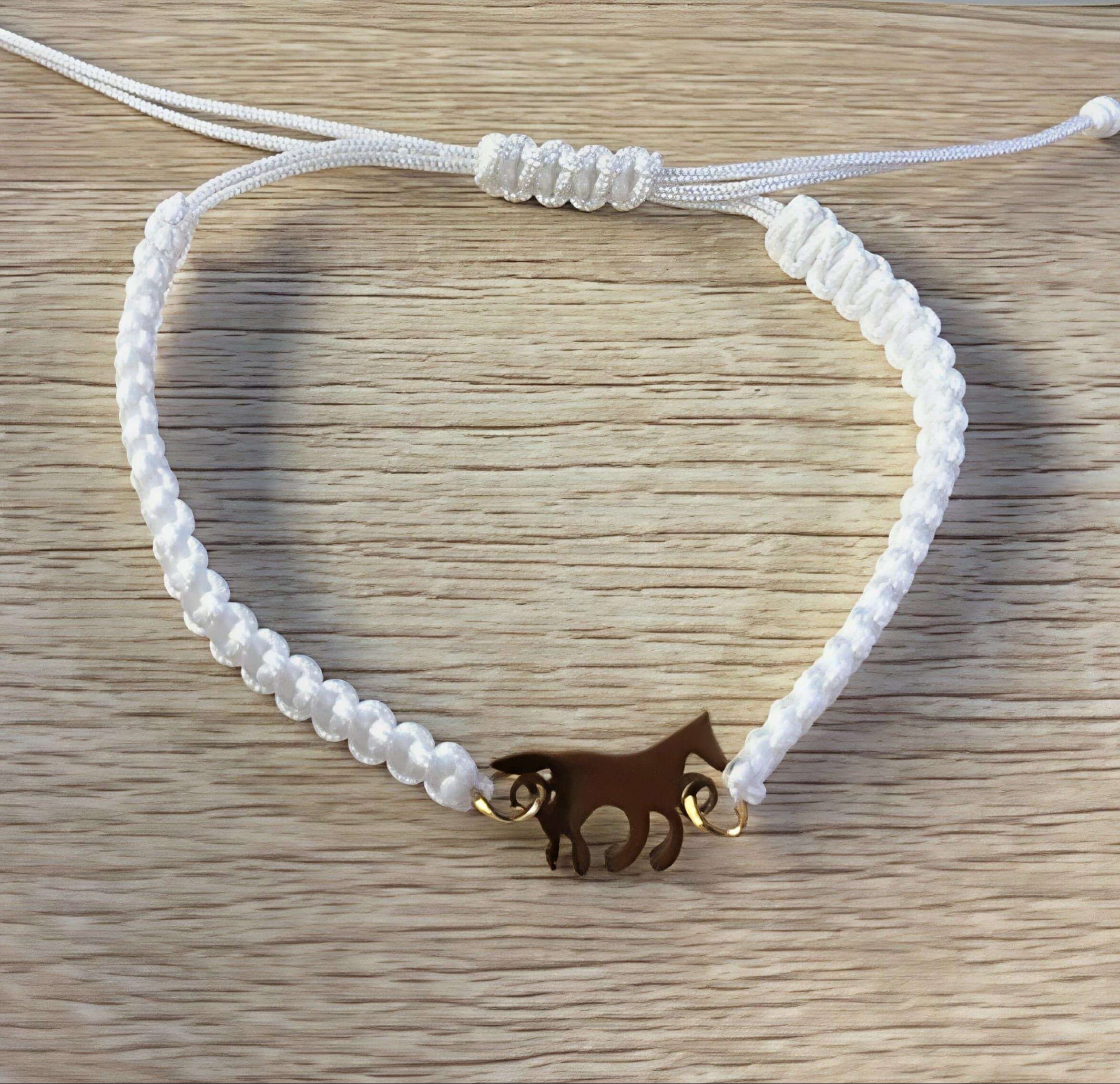 Pulseira Ajustável Galope Cores Pingente Dourado