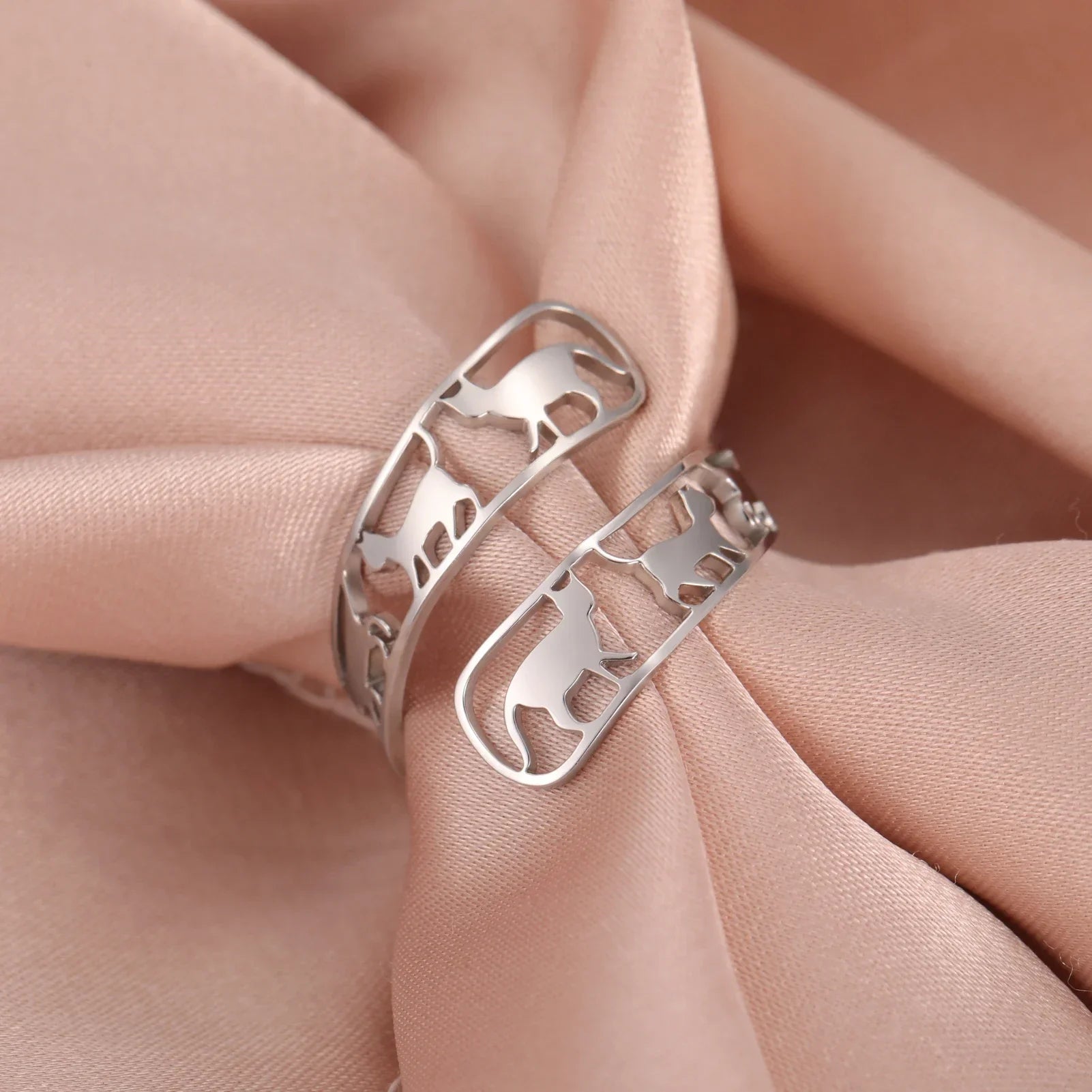 Anel Laço de Bigodes Ajustável Prata