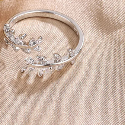 Anel Ramo de Oliveira Cravejado Prata