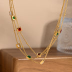Colar Pontos Coloridos Elegantes Banhado a Ouro