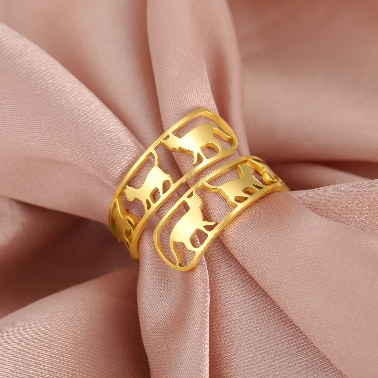 Anel Laço de Bigodes Ajustável Dourado