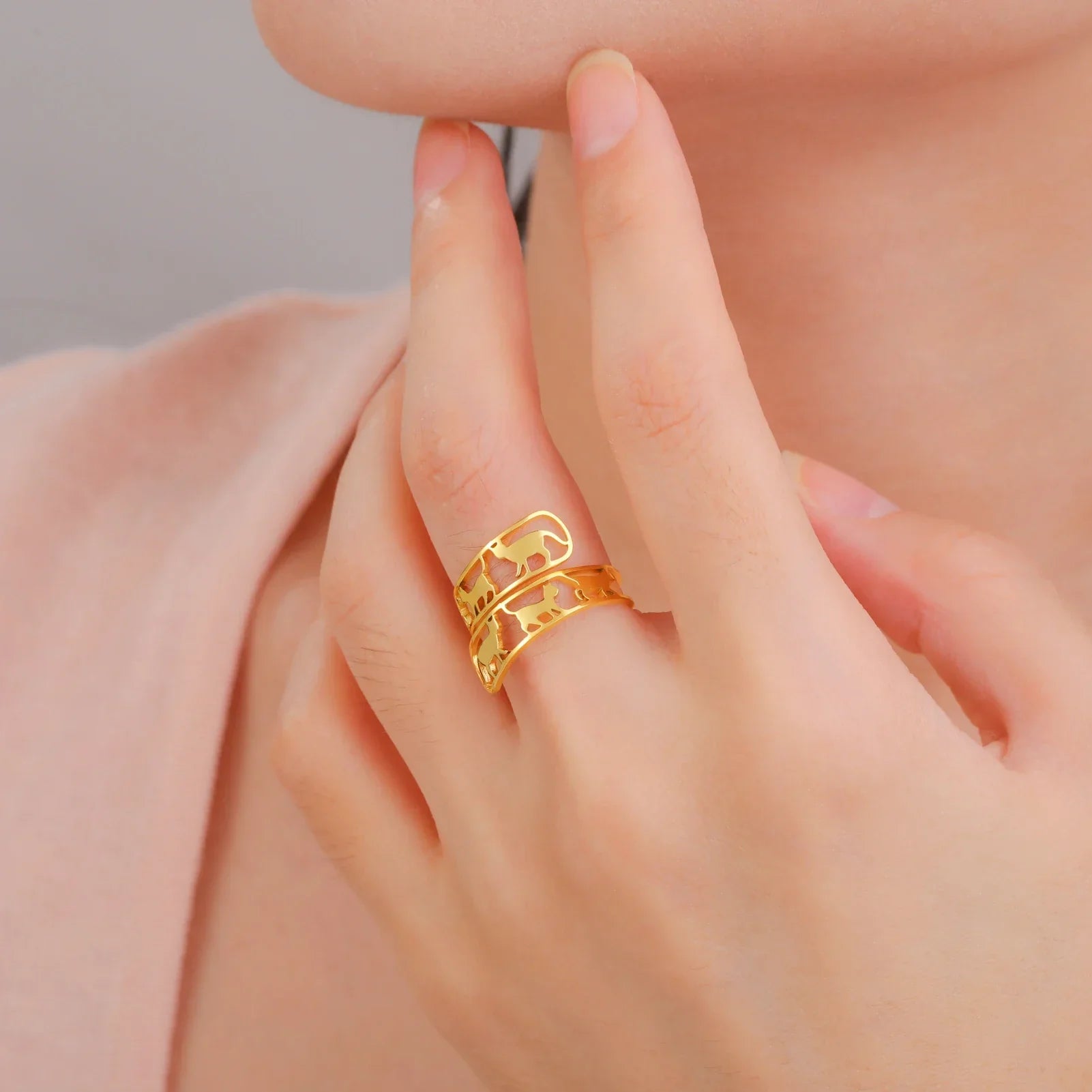 Anel Laço de Bigodes Ajustável Dourado