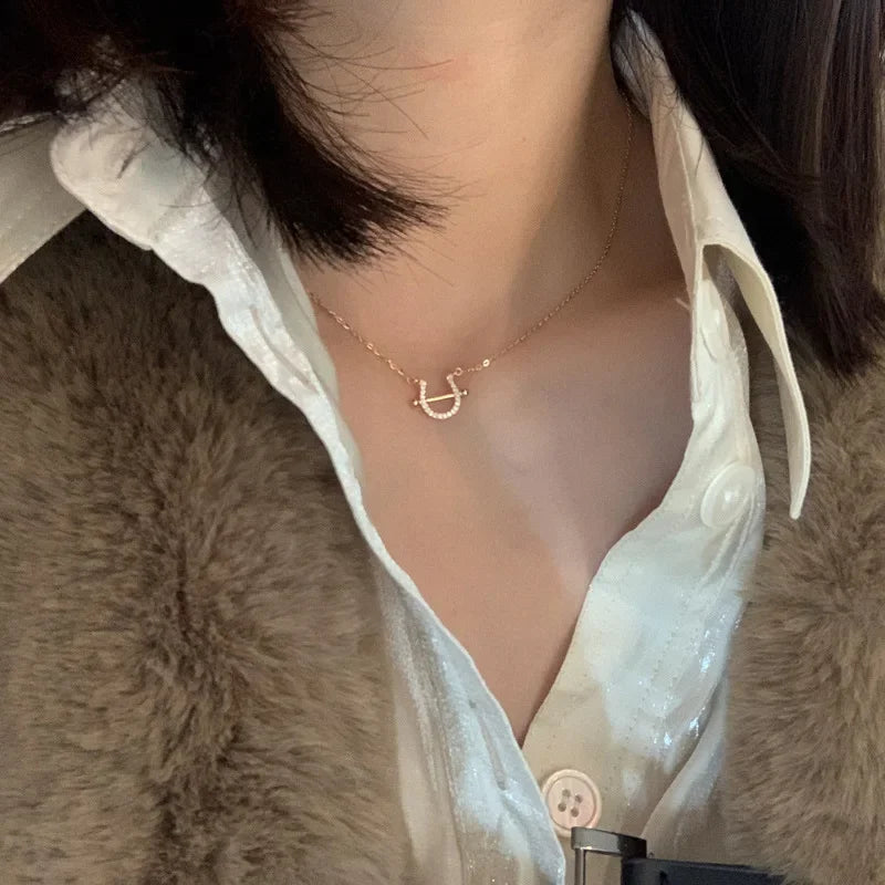 Conjunto Ferradura Luxo Cravejada  Banhada Ouro 14k