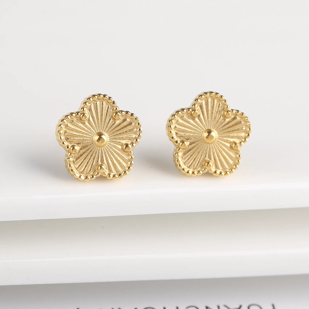 Brinco Flor de Cinco Pétalas Cores
