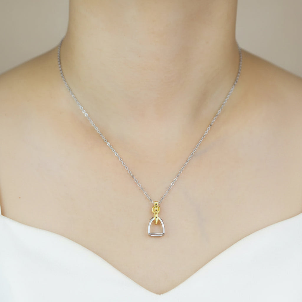 Conjunto Corrente e Pingente Estribo duas Cores