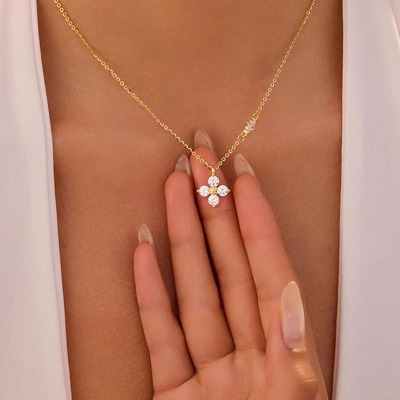 Conjunto Trevo de 4 folhas Cravejado Banhado a Ouro 14k