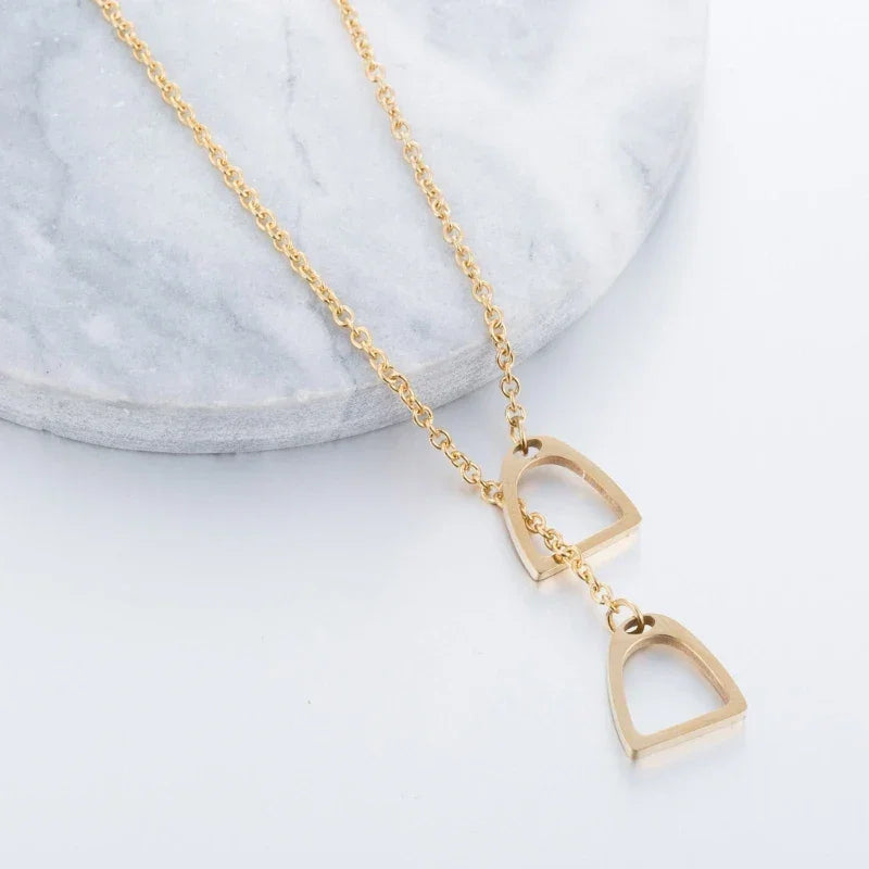 Conjunto Estribos Entrelaçados Dourado