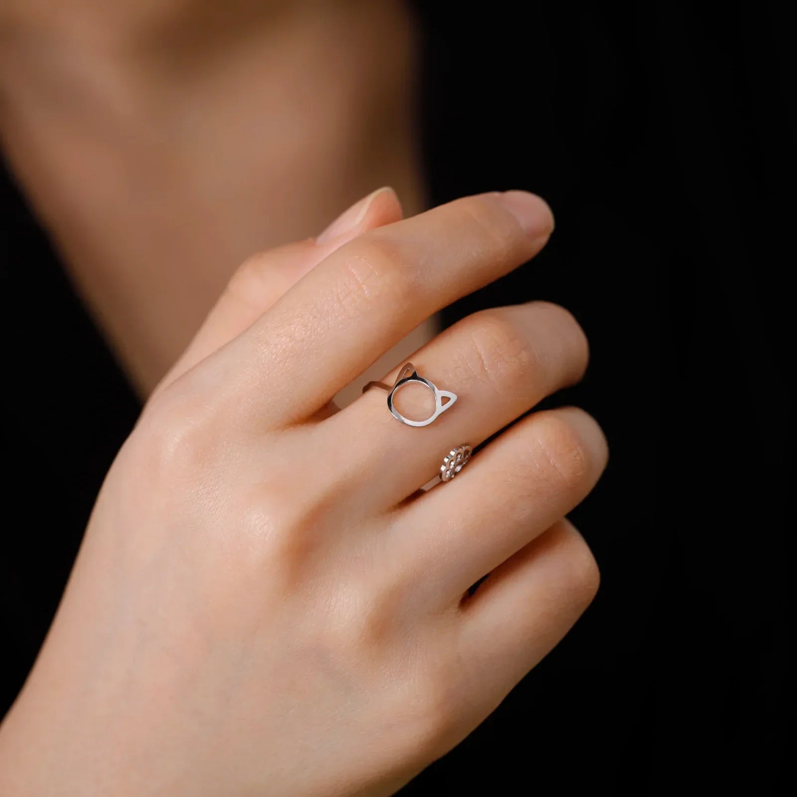 Anel Orelhas e Patinhas Felinas Ajustável Prata