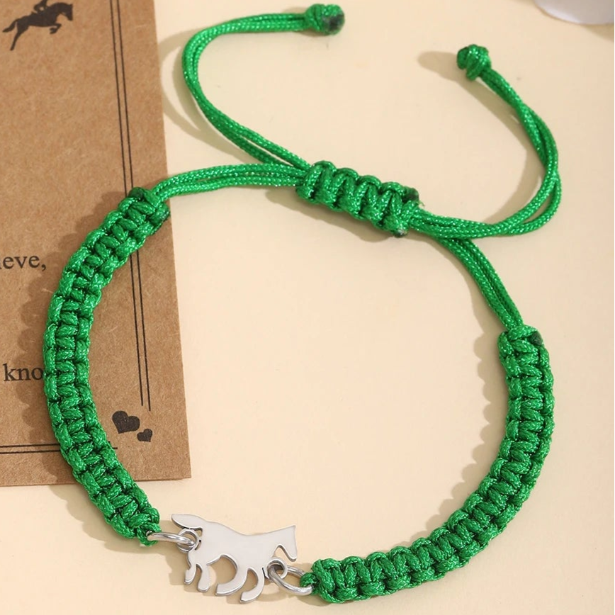 Pulseira Ajustável Galope Cores Pingente Prata