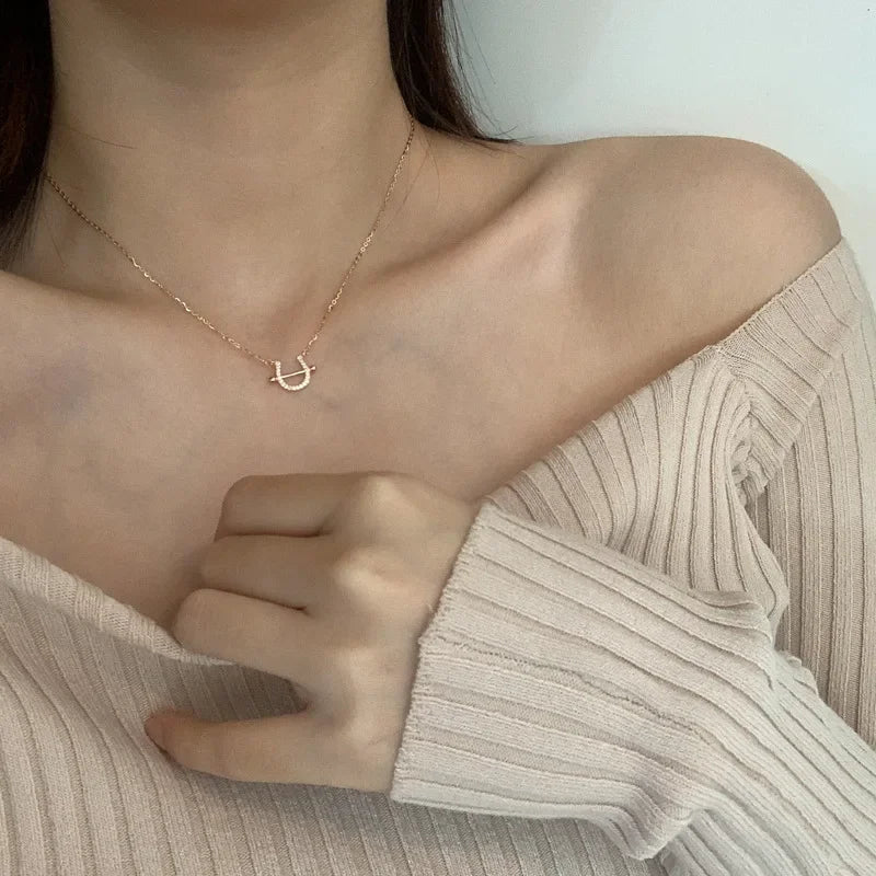 Conjunto Ferradura Luxo Cravejada  Banhada Ouro 14k