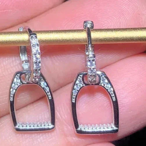 Brinco Estribos Cravejados Prata 925