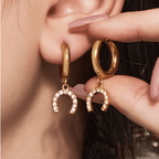 Brinco Ferradura Brilhante Dourado